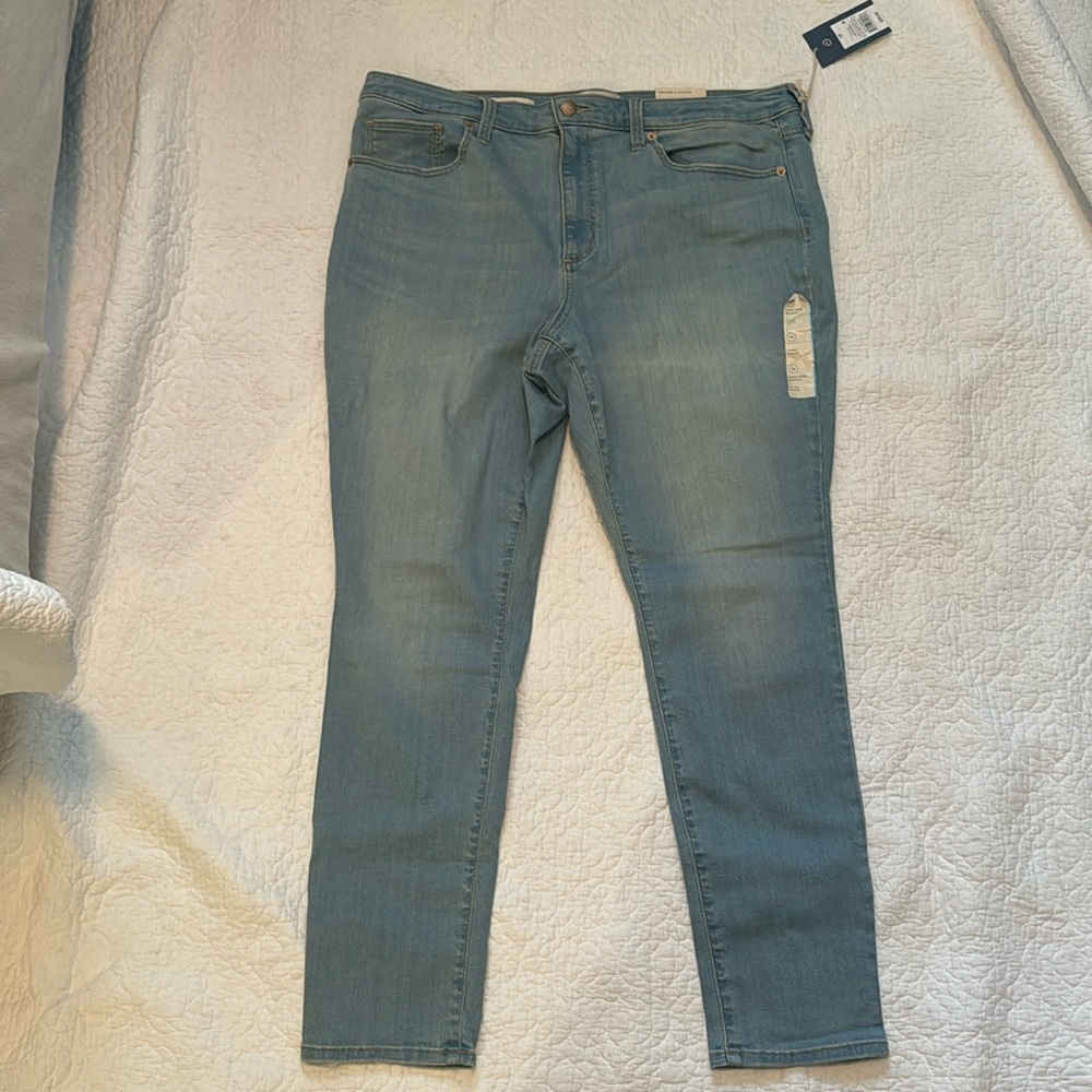 Universal threads- high rise skinny. NWT size: 18
